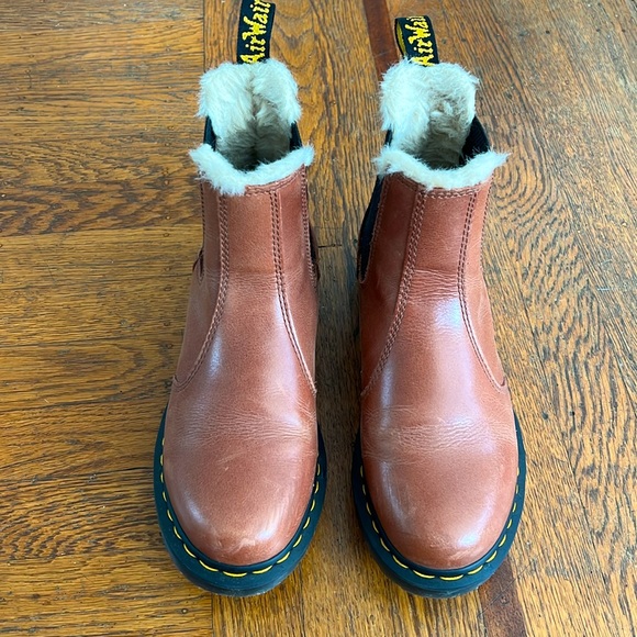 Dr. Martins Chelsea faux fur lined boots - Picture 2 of 6